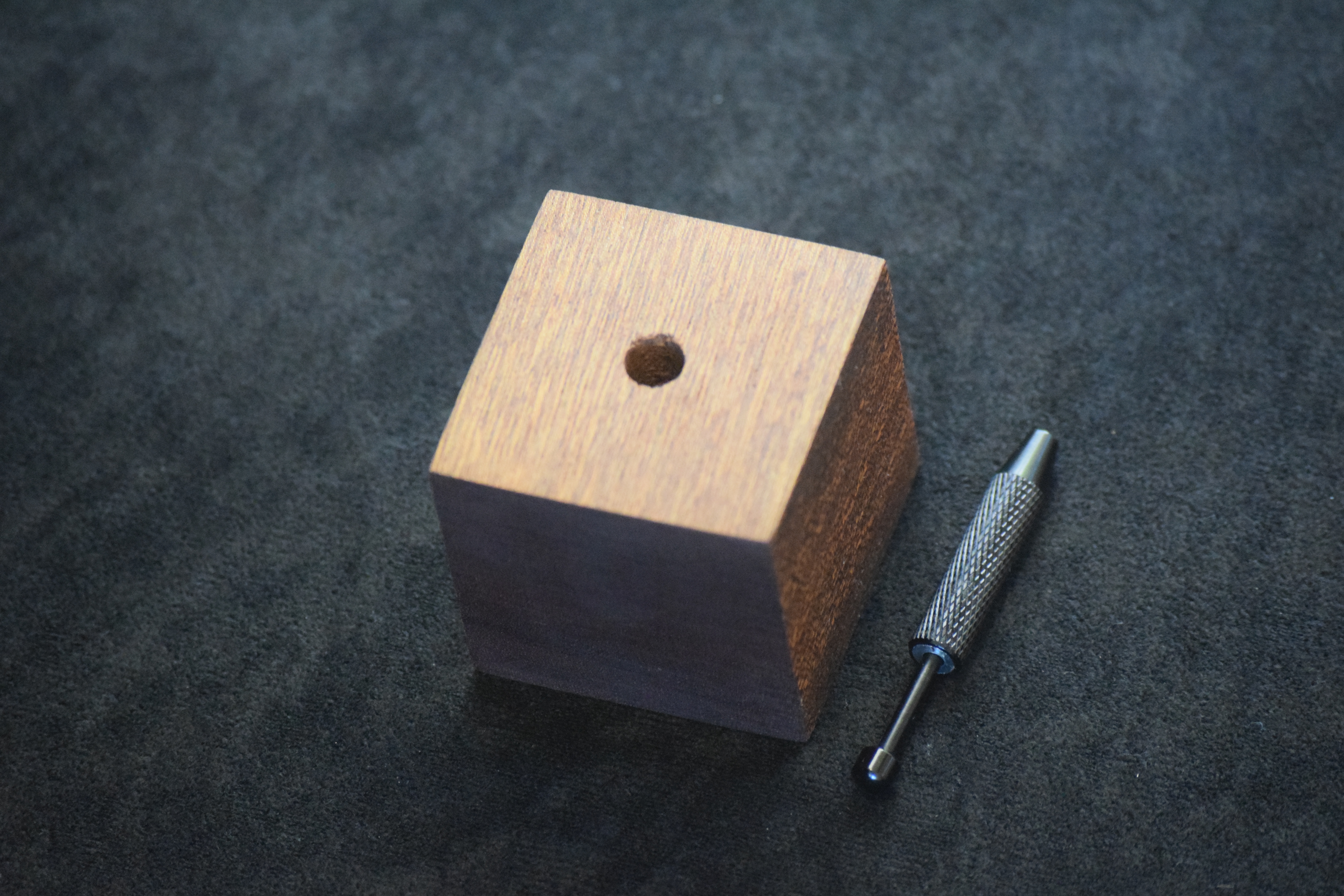 Gemstone Display - sapele photo 14