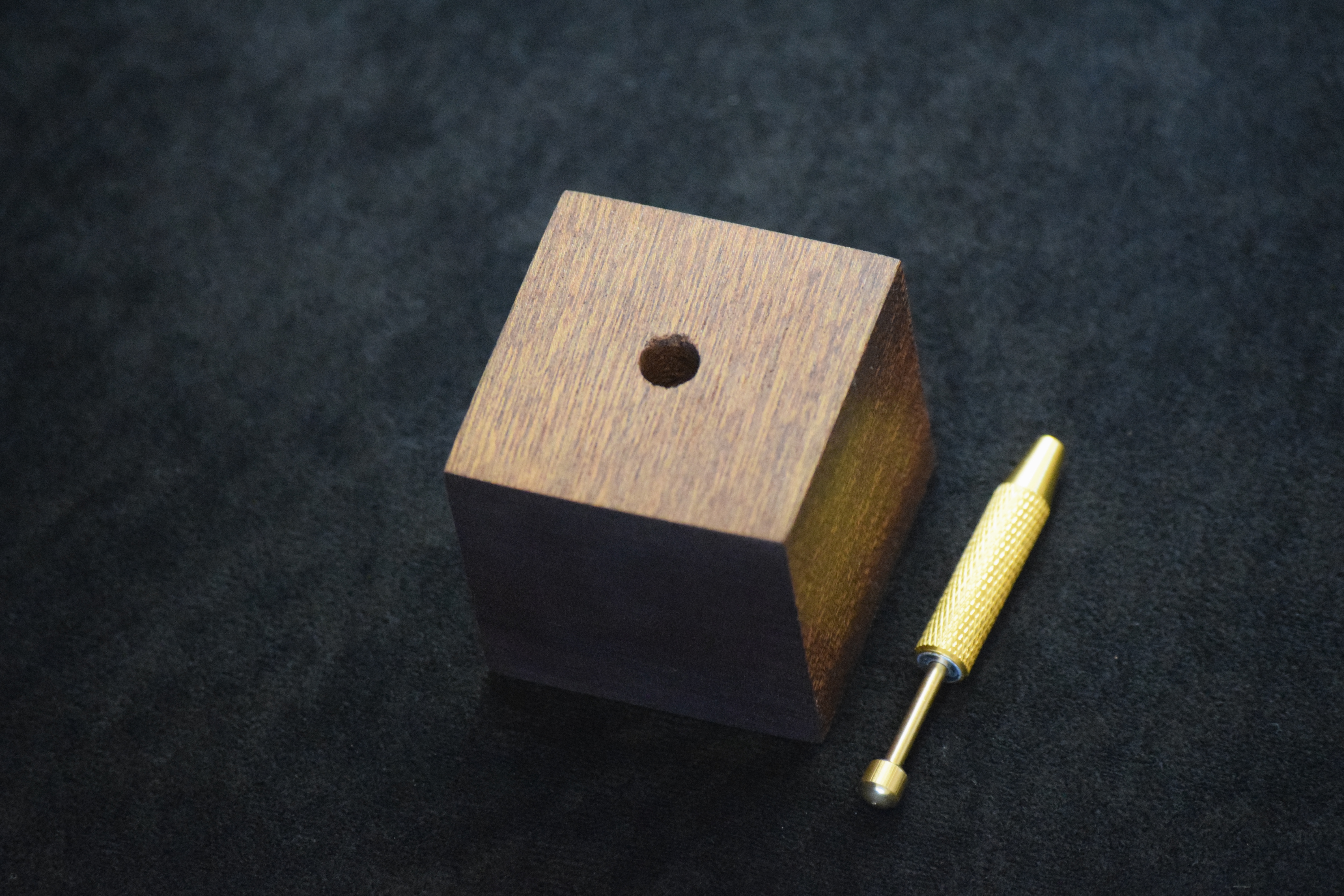 Gemstone Display - sapele photo 8